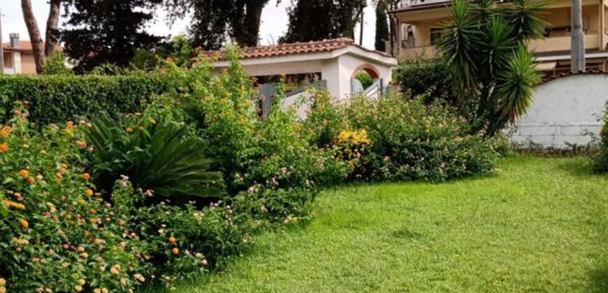 VILLA BIFAMILIARE  ANZIO